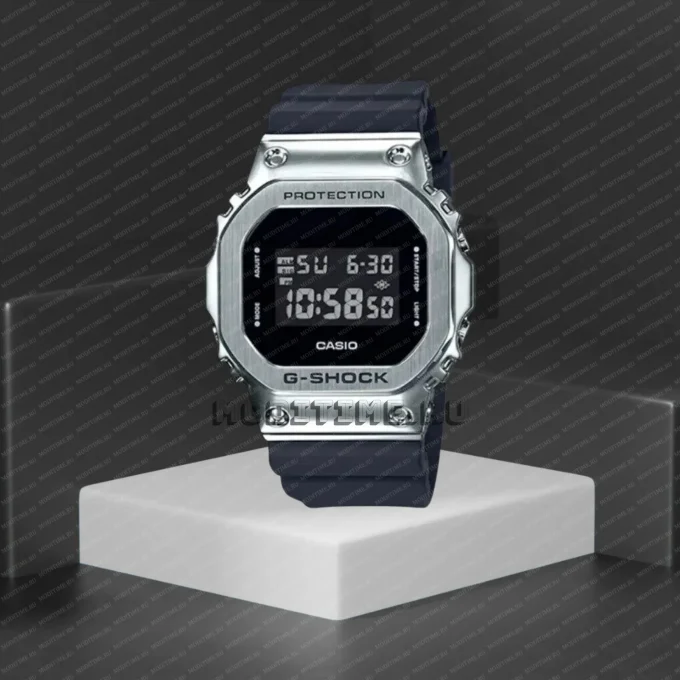 CASIO GM-5600-1PR